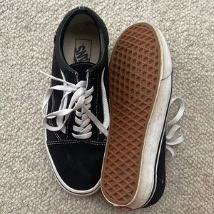 Worn a few times unisex vans size 7 1/2 men’s 9 women’s